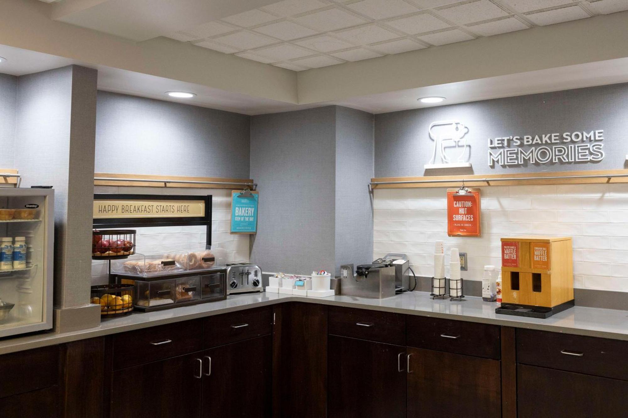 Hampton Inn Kent/Akron Area Kültér fotó