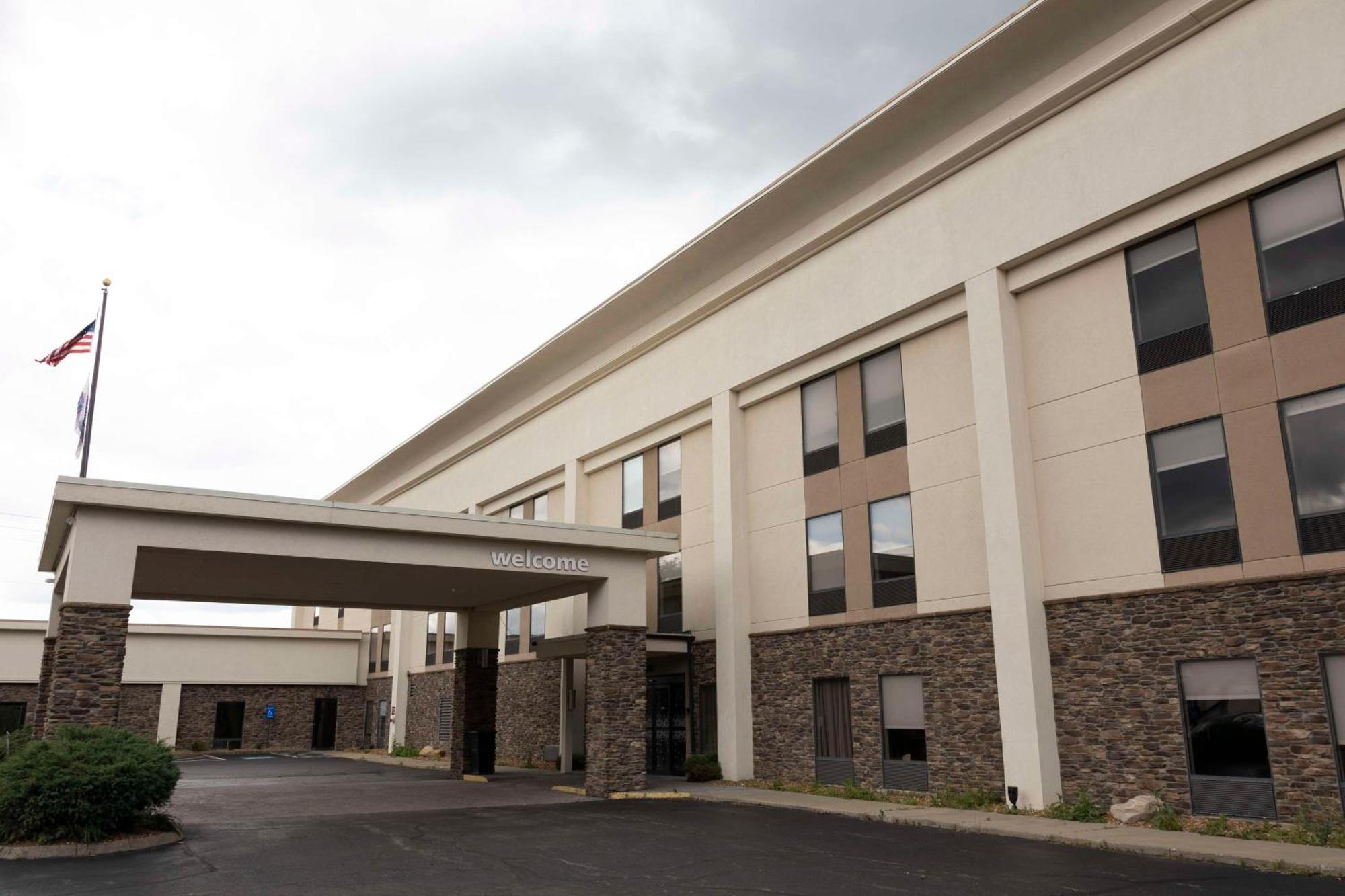 Hampton Inn Kent/Akron Area Kültér fotó